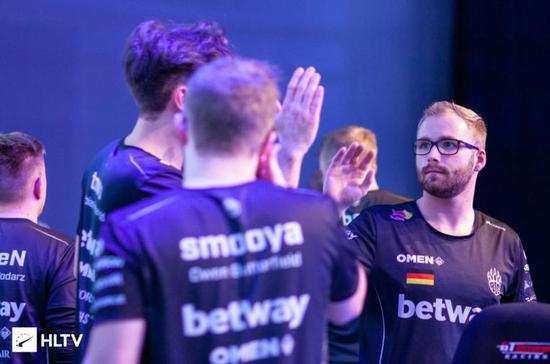 中二天才Aspas的决斗传奇与荣耀